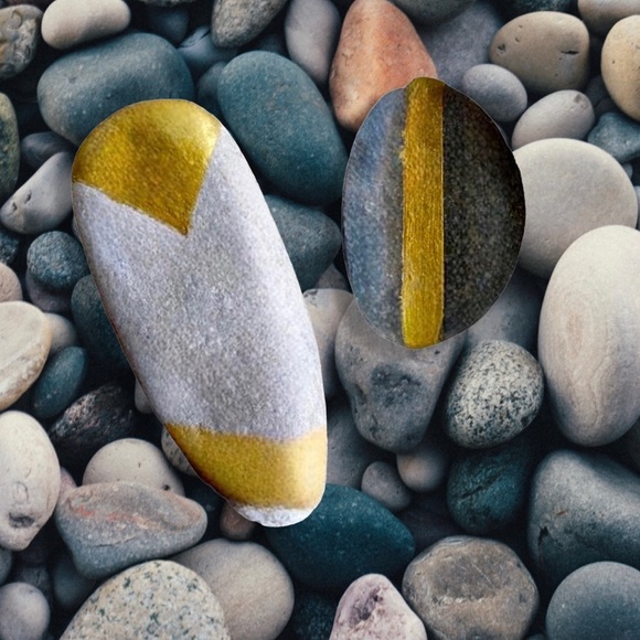 Hand Painted Gold Stone River Rocks - Picture 5 of 11